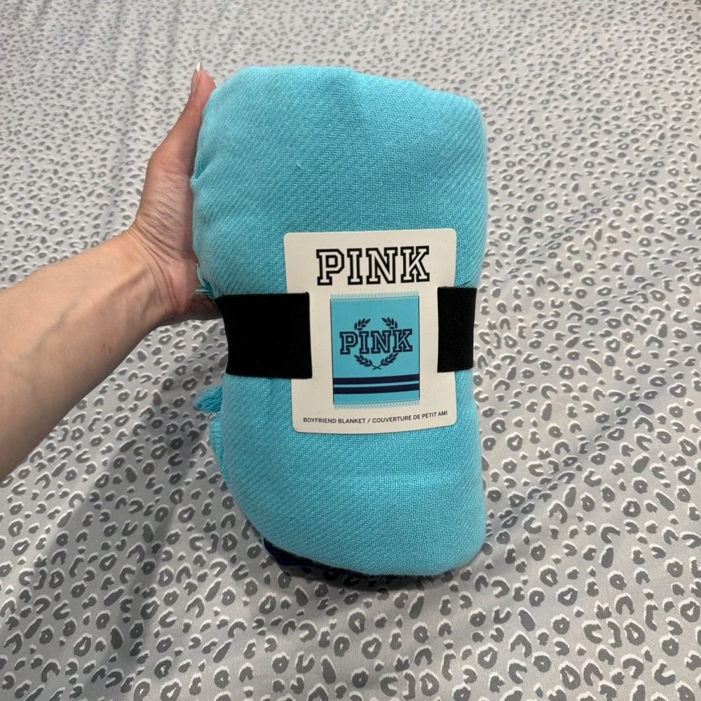 Victoria's Secret PINK Boyfriend Blanket Aqua Navy Blue Logo Fringe 50x60‎ NEW